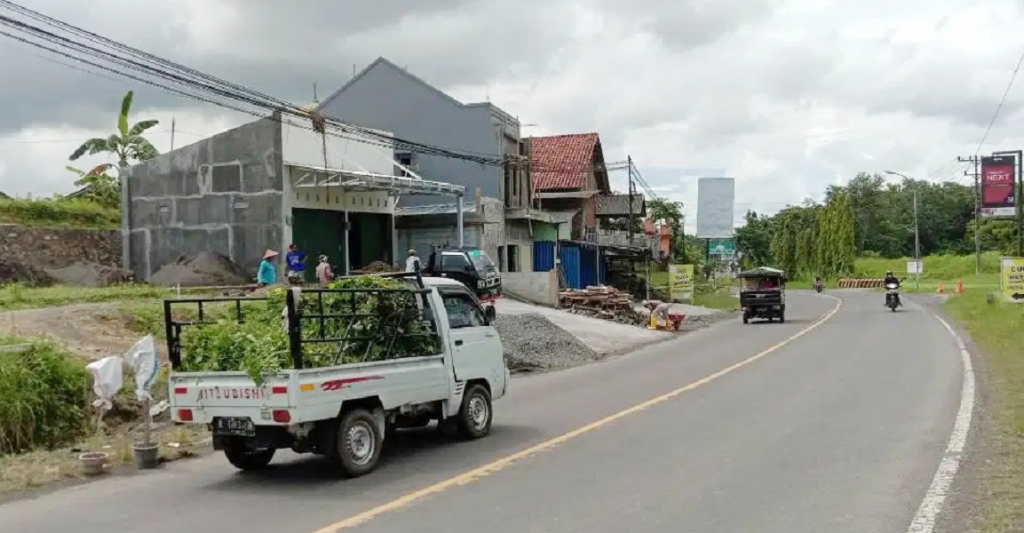 Rumah Dijual BU Pinggir Jalan + Tempat Usaha di Cilacap Dekat Bandara Tunggul Wulung Cilacap, Pasar Jeruklegi Cilacap